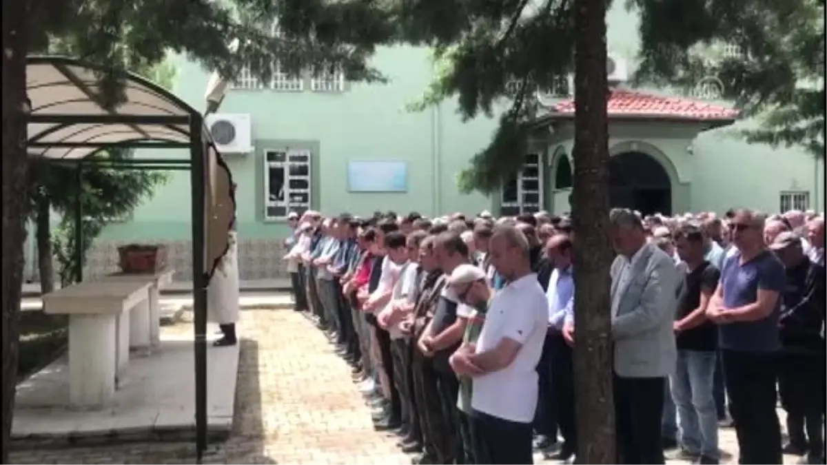 13 Yaşındaki Çocuk, Polis Babasına Ait Silahla Oynarken Kardeşini Başından Vurdu