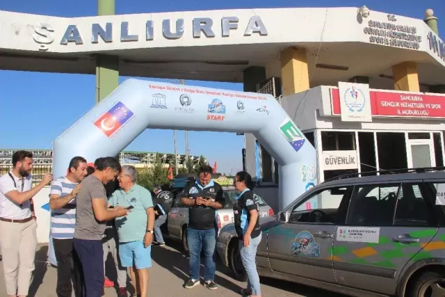 Ralliciler ile eski milli futbolcular kozlarını yeşil sahada paylaştı