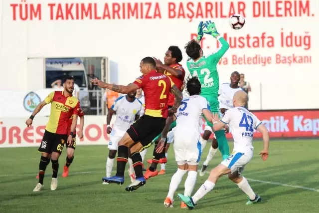 Spor Toto Süper Lig: Göztepe 1 - MKE Ankaragücü 0 (İlk yarı)