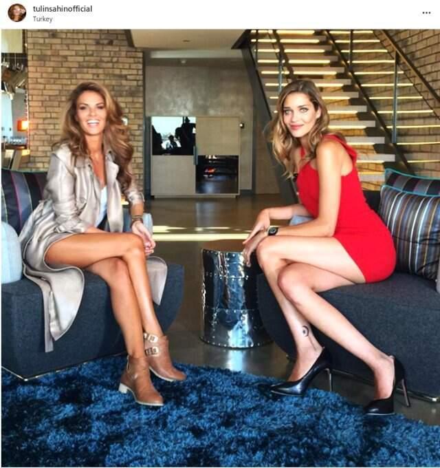 Ünlü Model Ana Beatriz Barros ile Fotoğraf Paylaşan Tülin Şahin Takipçilerini İkiye Böldü