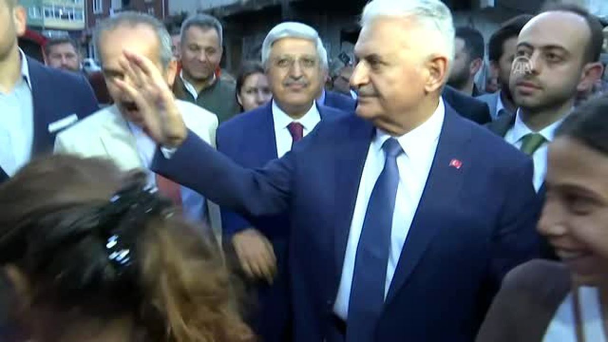 Binali Yıldırım, 'Geleneksel Roman İftarı'na katıldı