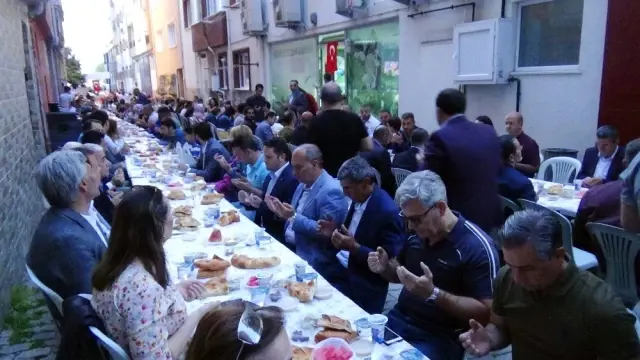 Cumhurbaşkanı Başdanışmanı Minder: 'İstanbul'umuzu da emin ellere tecrübeli ellere teslim edeceğiz' Cumhurbaşkanı Başdanışmanı Minder: 'İstanbul'umuzu da emin ellere tecrübeli ellere teslim edeceğiz'