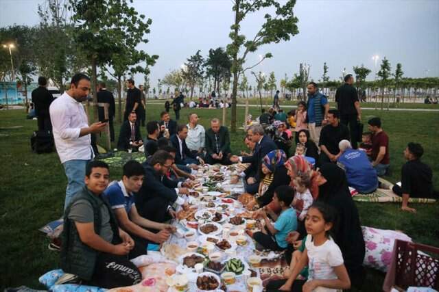 Cumhurbaşkanı Erdoğan, Vatandaşlarla İftar Yaptı