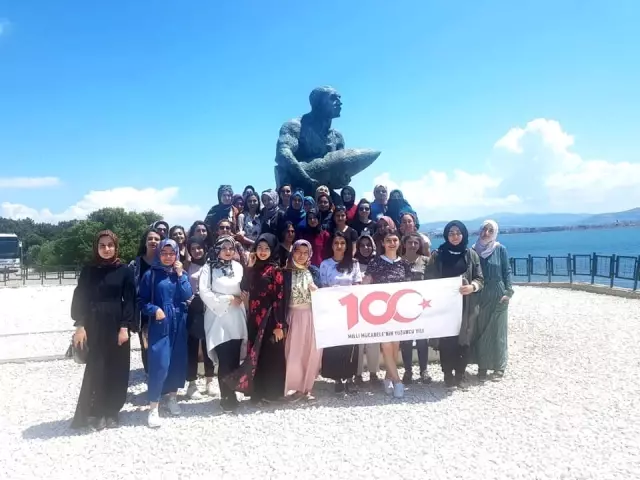 Milli Mücadele'nin 100. yılında gençler ecdadın izinde Milli Mücadele'nin 100. yılında gençler ecdadın izinde