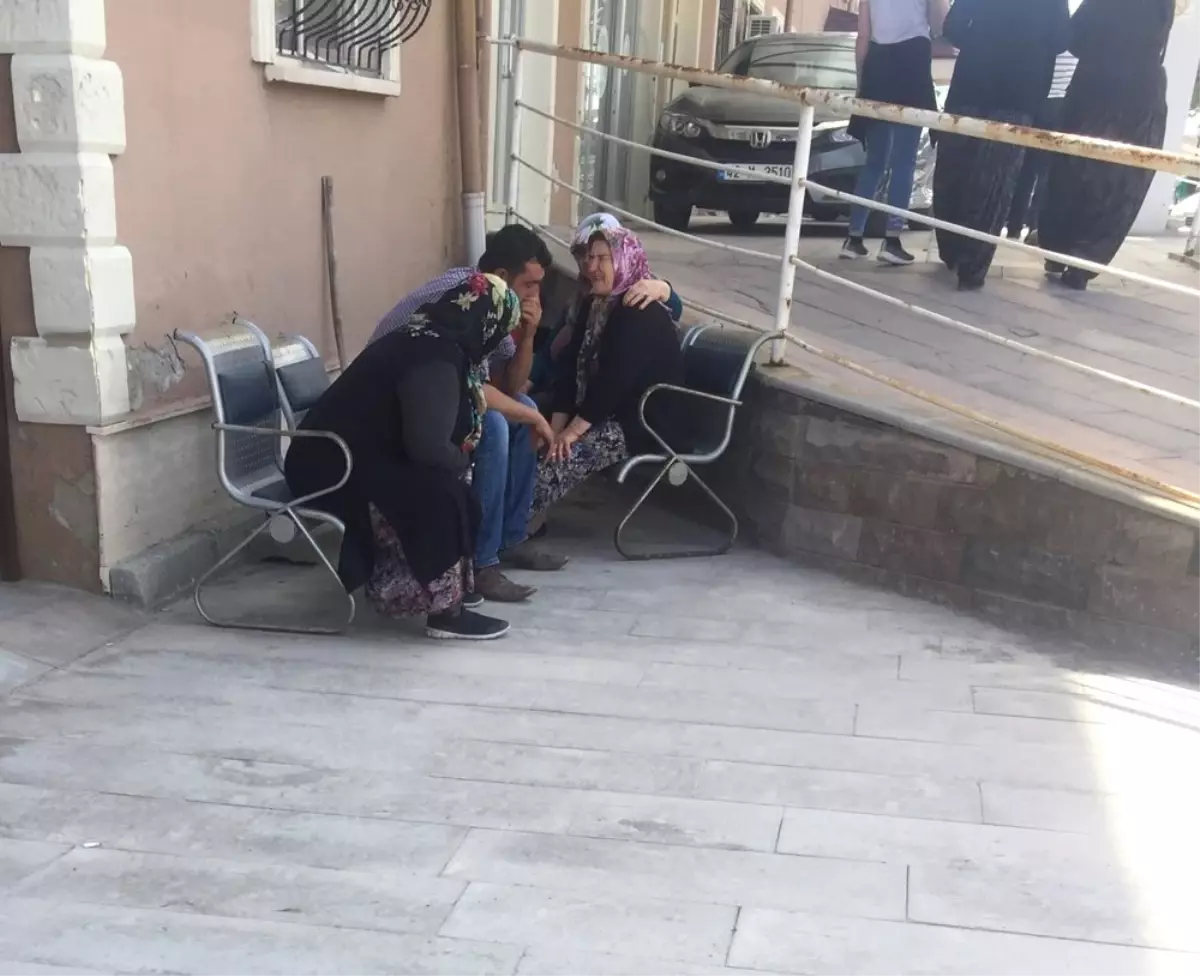 Oyun Oynarken Üzerlerine Kaynar Süt Dökülen İkizlerden Biri Hayatını Kaybetti