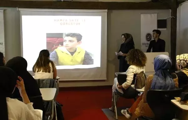 Mülteci çocuklara Türkiye'yi tanıtan kart yaptılar Mülteci çocuklara Türkiye'yi tanıtan kart yaptılar