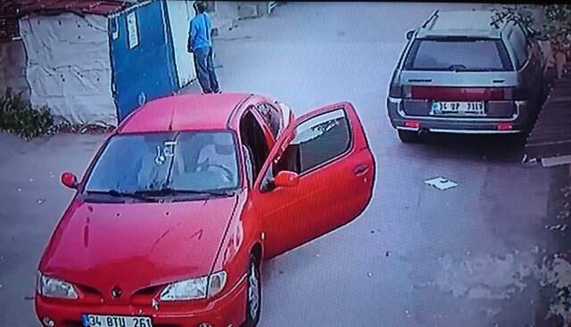 Sapığın zihinsel engelli genç kızı taciz ettiği an kamerada!