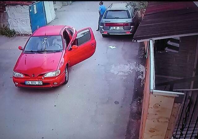 Zihinsel engelli genç kızı tacizde bulunan sapık kamerada!