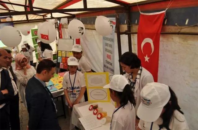 Arpaçay'da okulların bilim fuarları renkli görüntülere sahne oldu