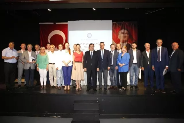 Batur, yeniden Kıyı Ege'nin Başkanı Batur, yeniden Kıyı Ege'nin Başkanı