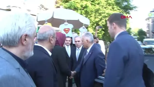 BİNALİ YILDIRIM FATİH'TE ÇARŞAMBA PAZARINI ZİYARET ETTİ BİNALİ YILDIRIM FATİH'TE ÇARŞAMBA PAZARINI ZİYARET ETTİ
