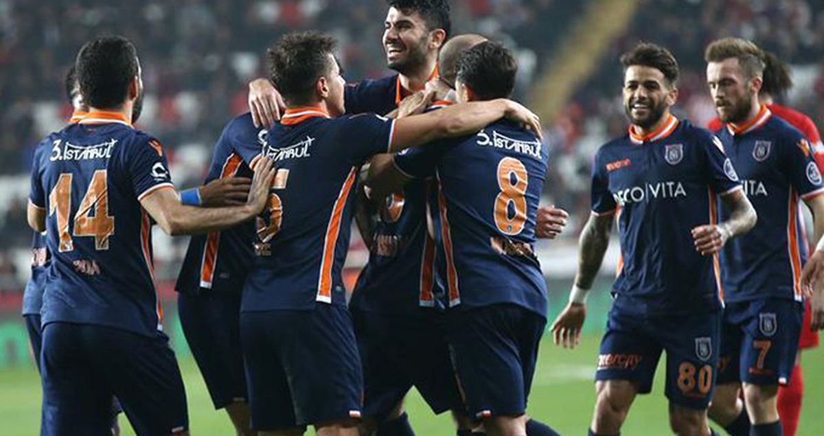 Chelsea'nin kupayı alması Başakşehir'i sevindirdi!
