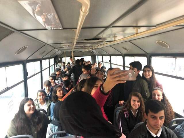 Dilovası Belediyesi, lise öğrencilerine bedava servis hizmeti vermeye başladı