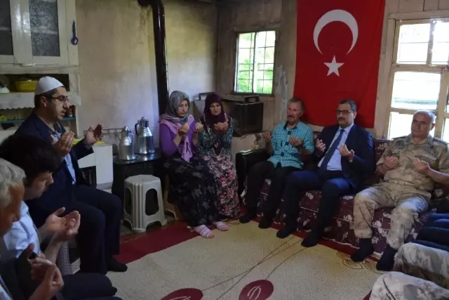 Espiye'de şehit ailesine şehadet belgesi verildi Espiye'de şehit ailesine şehadet belgesi verildi