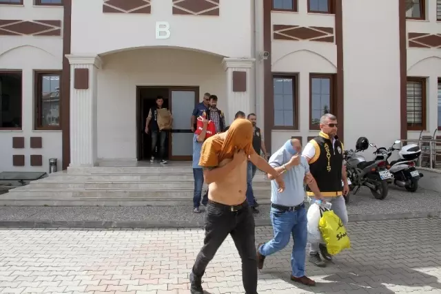 Fethiye'deki fuhuş operasyonunda 11 tutuklama Fethiye'deki fuhuş operasyonunda 11 tutuklama