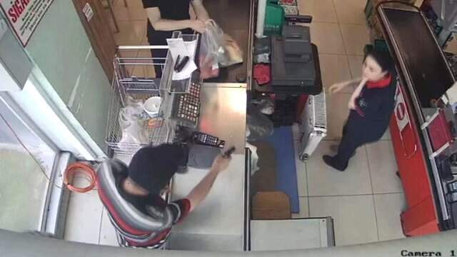 Güpegündüz market soymaya çalışan hırsız, yakalanınca 'Şansımı denedim' dedi