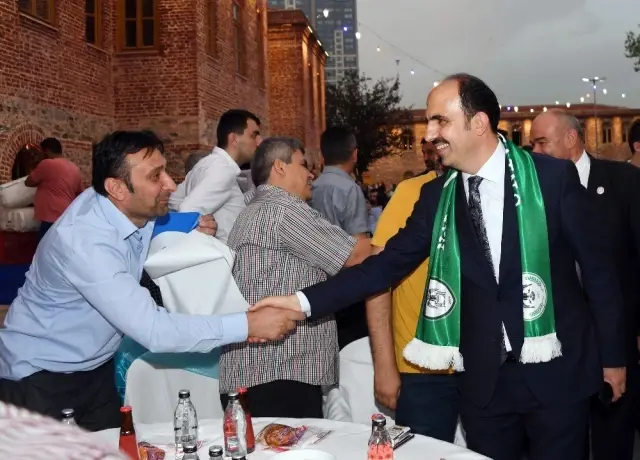 İstanbul'da yaşayan Konyalılar iftarda buluştu İstanbul'da yaşayan Konyalılar iftarda buluştu