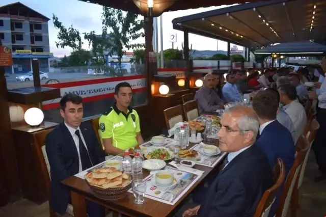 Kula İlçe Emniyet personeli iftarda buluştu Kula İlçe Emniyet personeli iftarda buluştu