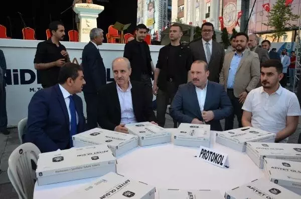 Numan Kurtulmuş Esenler'de düzenlenen iftar programında konuştu Numan Kurtulmuş Esenler'de düzenlenen iftar programında konuştu