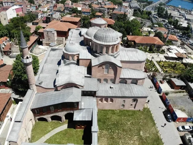 Restorasyonu tamamlanan Molla Zeyrek Cami havadan görüntülendi