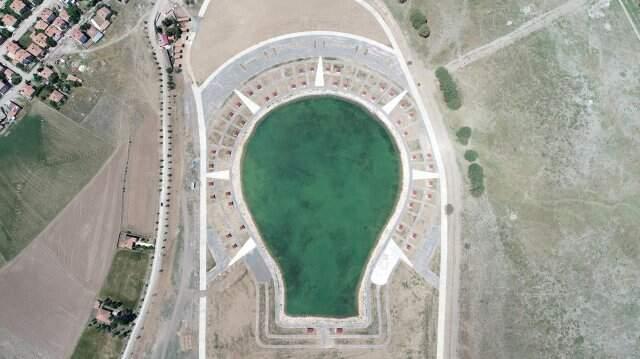 Sivas'ta, AK Parti amblemi şeklinde yapılan park ve havuz uzaydan görünüyor