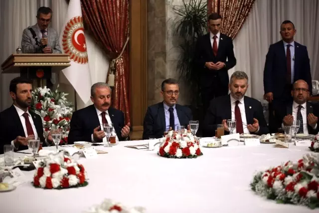 TBMM Başkanı Mustafa Şentop, gazetecilere iftar verdi