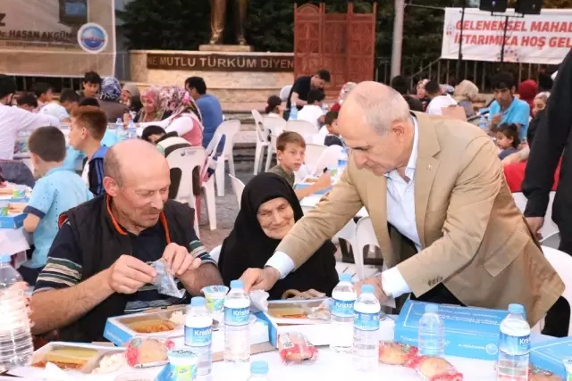 Türkoba Meydanı binlerce kişiyi iftarda buluşturdu
