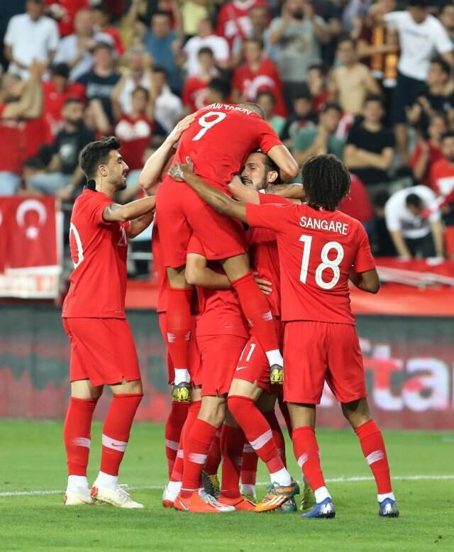 A Milli Takımımız, Yunanistan'ı rahat geçti!