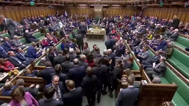 Brexit: İngiltere'nin mevcut şartlarda AB'den ayrılacağı 31 Ekim'e kadar neler olabilir? Brexit: İngiltere'nin mevcut şartlarda AB'den ayrılacağı 31 Ekim'e kadar neler olabilir?