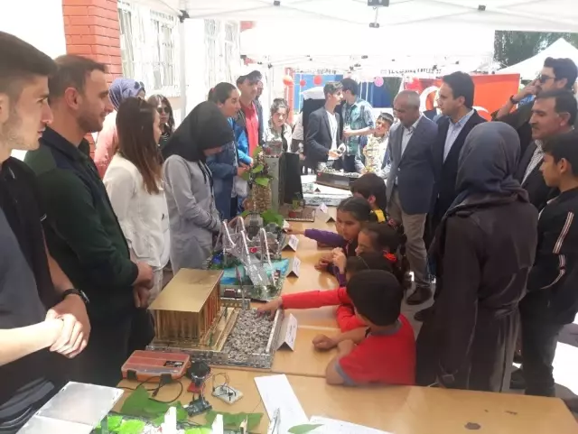 Çaldıran'da yılsonu sergisi Çaldıran'da yılsonu sergisi