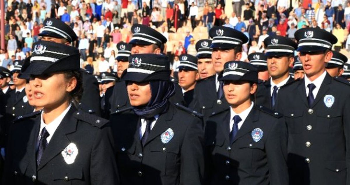 <a class='keyword' href='/icisleri-bakani-8735/' title='İçişleri Bakanı'>İçişleri Bakanı</a> Soylu duyurdu: 3 bin kadın polis alıyoruz