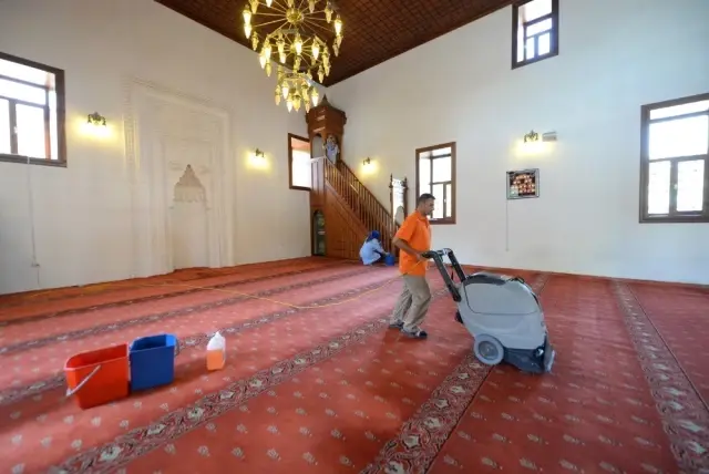Altındağ'da camiler bayrama hazır