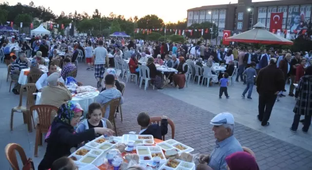 Bafra'da Kadir Gecesi coşkusu Bafra'da Kadir Gecesi coşkusu