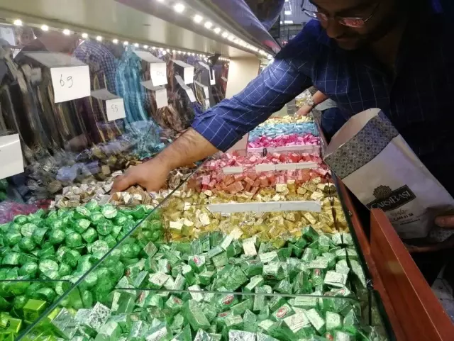Bayramlık Çikolata ve Şeker Tezgahlarda Yerini Aldı