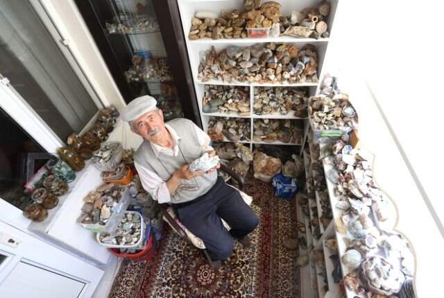 BURSA 64 YAŞINDAKİ 'TAŞ' KOLEKSİYONCUSU GÖRENLERİ ŞAŞIRTIYOR