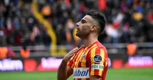 Galatasaray'da tarihi operasyon, 5 futbolcu yolcu!