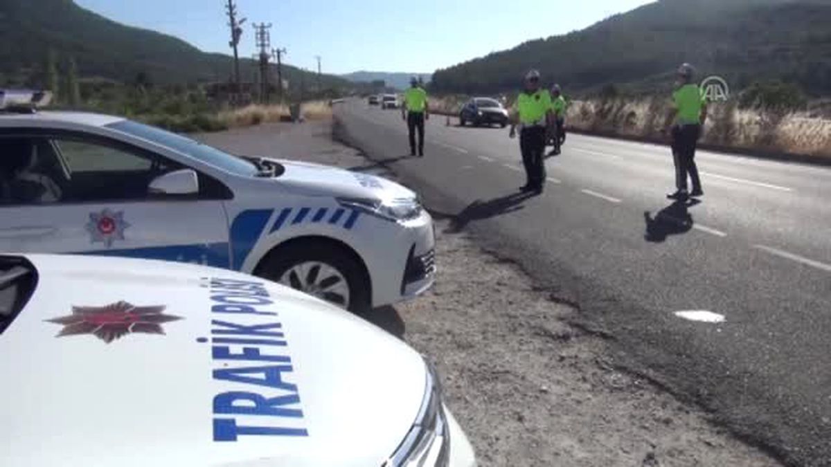 Otobüs yolcularına 'emniyet kemeri' uyarısı