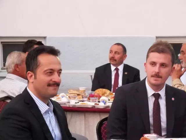 Pazaryeri'nde 3 bin kişilik iftar Pazaryeri'nde 3 bin kişilik iftar