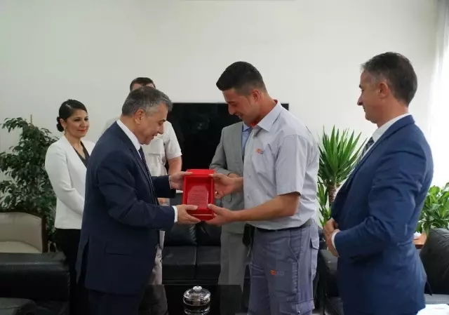 Sayaç okurken iki kişinin hayatını kurtardı Sayaç okurken iki kişinin hayatını kurtardı