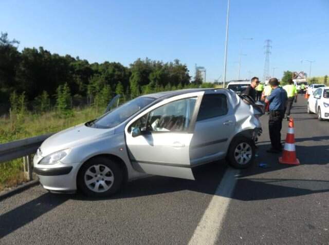 Son Dakika! İstanbul'da yolcu otobüsüyle otomobil çarpıştı: 1 ölü, 15 yaralı
