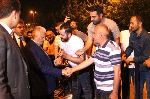 UBER sürücüleri sistemin kapanmasına saatler kala Binali Yıldırım'dan yardım istedi