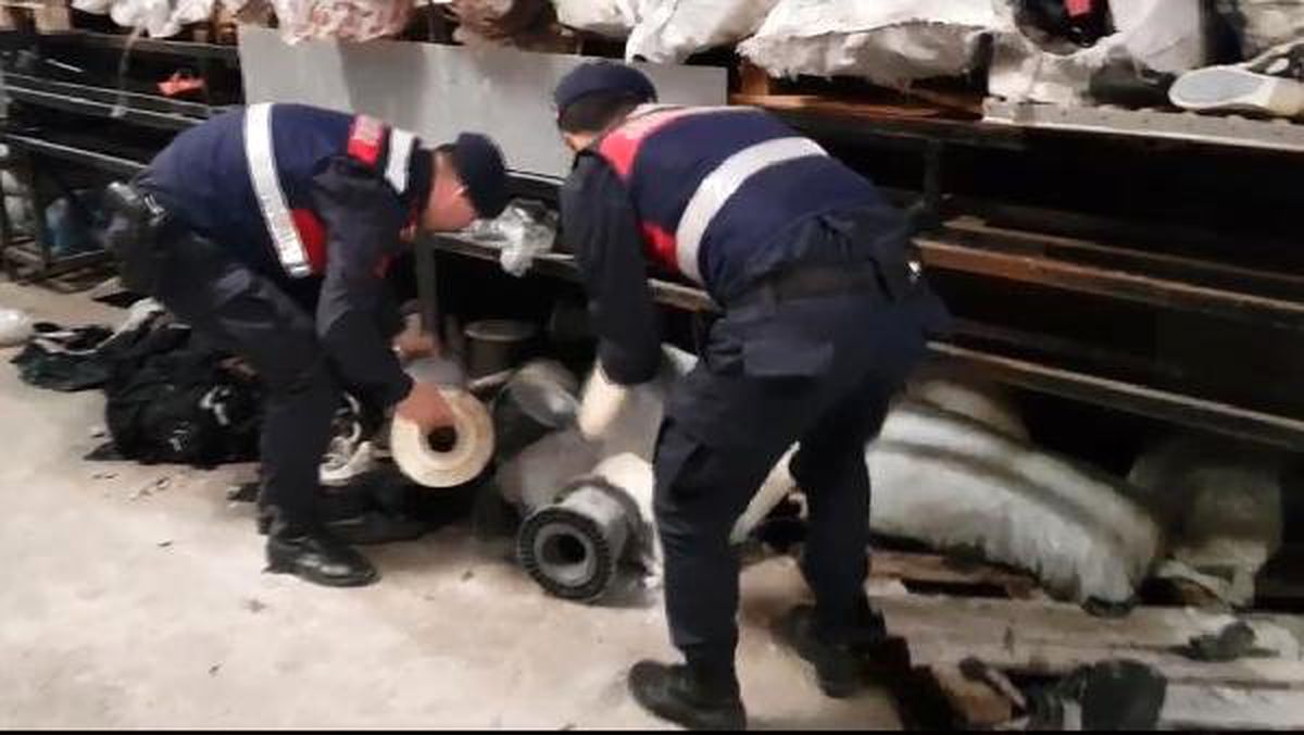 'Yed-i Emin' deposunda vinçli vurgun! Değeri dudak uçuklattı