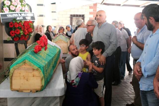 Yalova Aysel öğretmen için ağladı