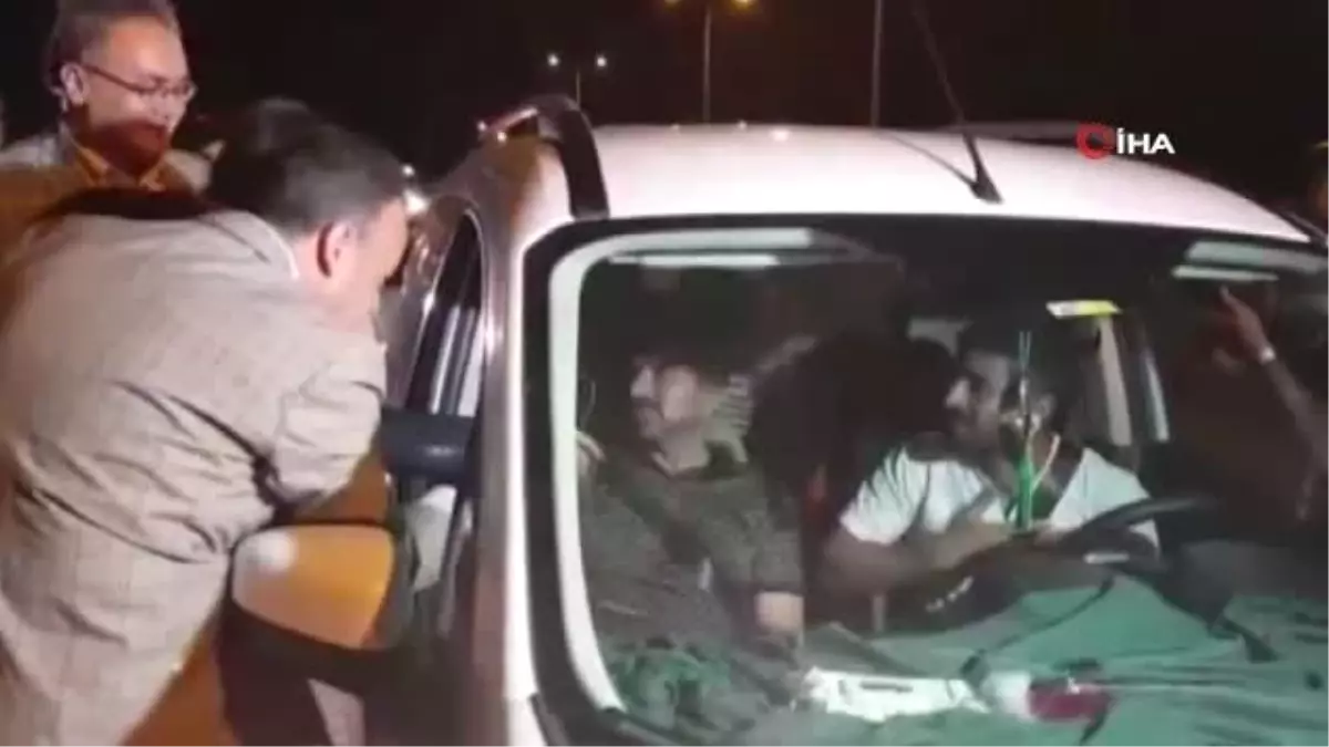 Bayram için yola çıkanlara 'yaprak' hediye edildi