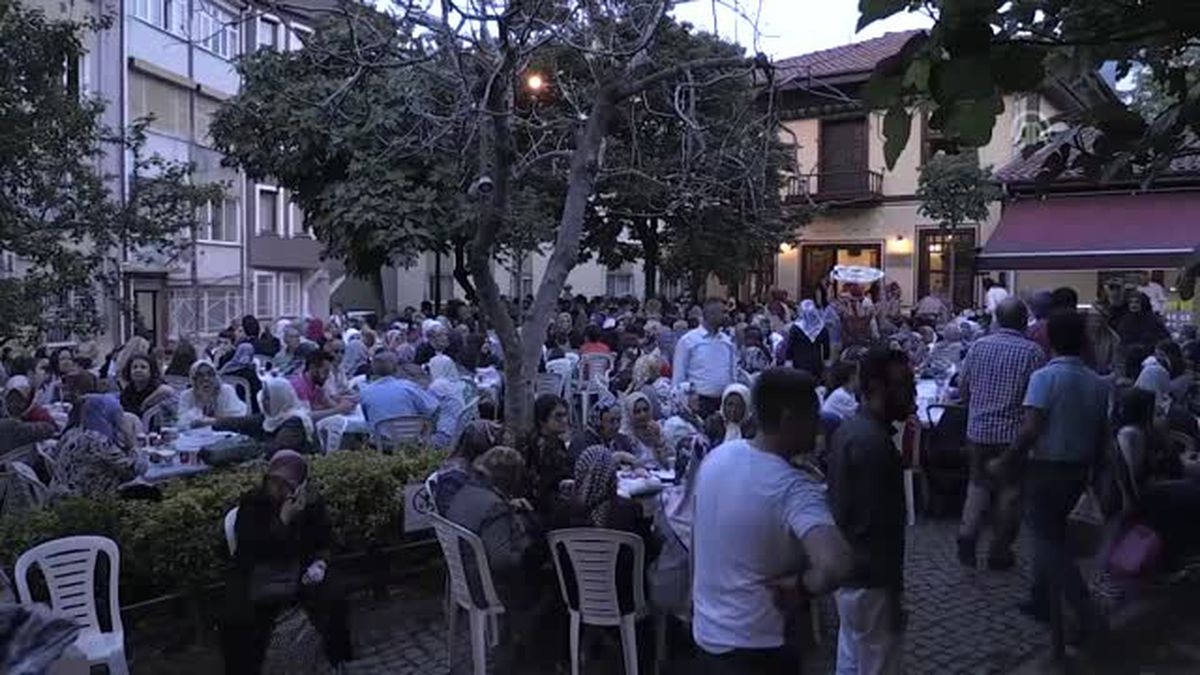 'Dünya döndükçe' tarihi binada tasavvuf öğretisini yaşatıyorlar