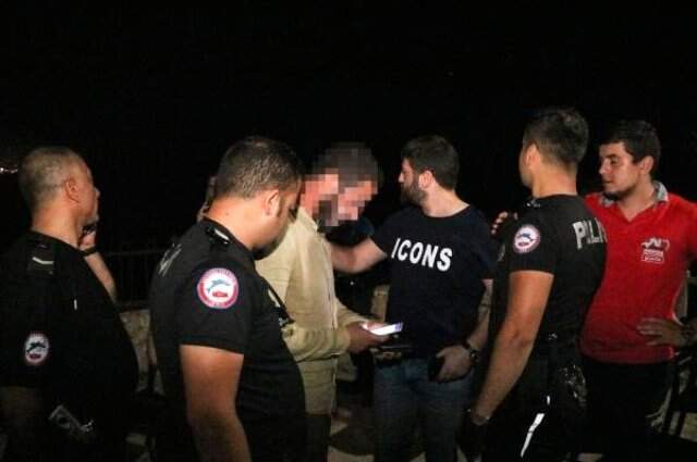 İntihara kalkıştı, çevredekiler aralarında para toplayıp vazgeçirdi