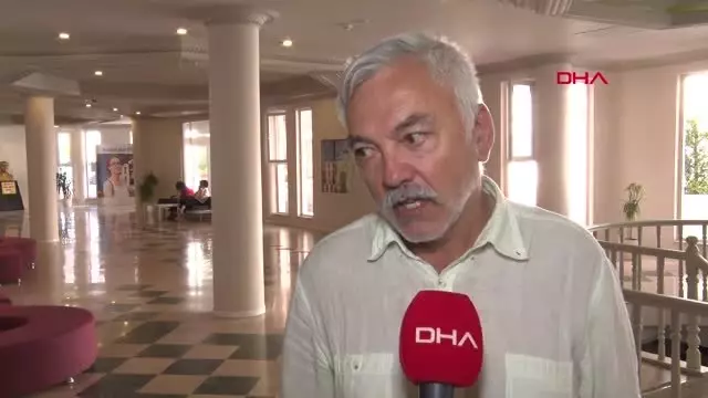 İSTANBUL Yüksek topuk, duruş bozukluğu yapıyor İSTANBUL Yüksek topuk, duruş bozukluğu yapıyor