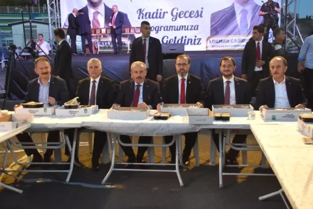 Sahil manzaralı 10 bin kişilik iftar Sahil manzaralı 10 bin kişilik iftar
