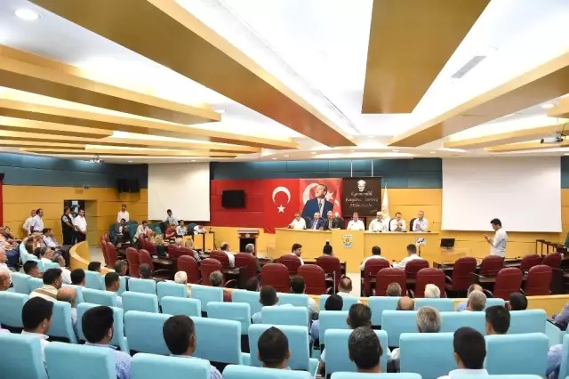 Seçer ve Bozdoğan, Tarsuslu muhtarlarla bir araya geldi Seçer ve Bozdoğan, Tarsuslu muhtarlarla bir araya geldi