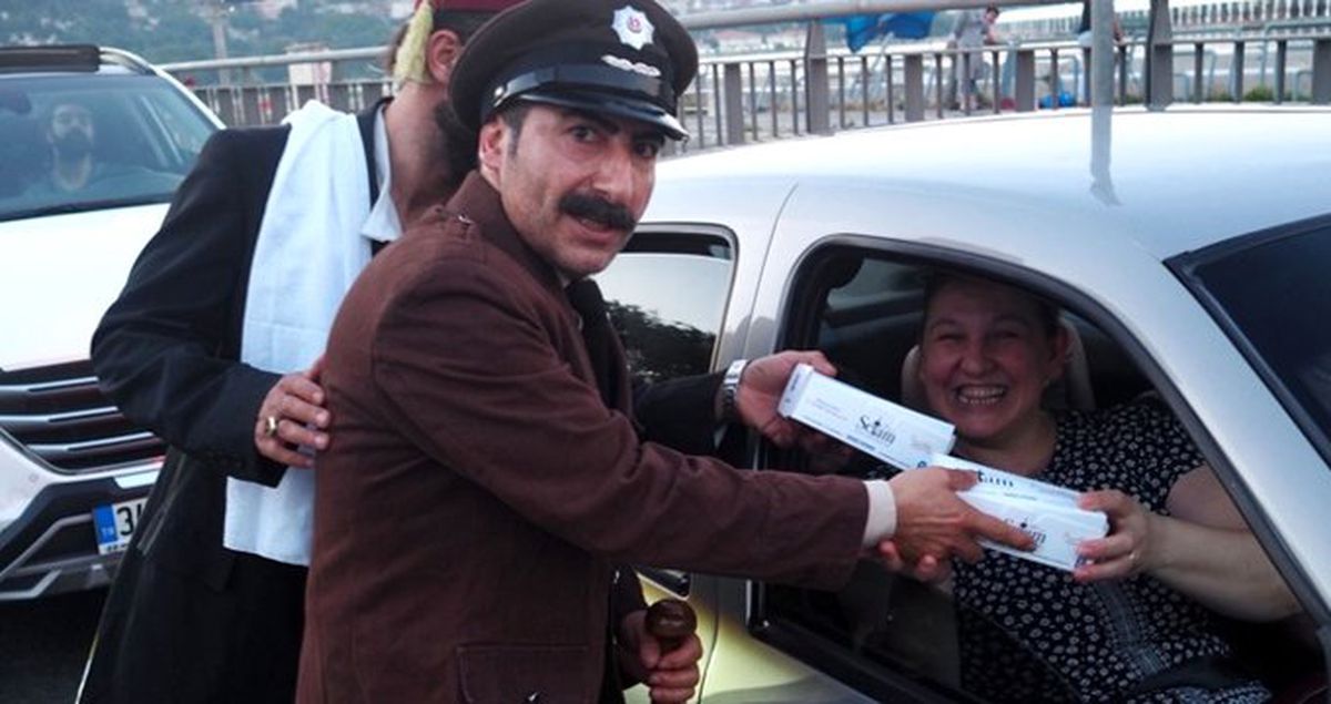 Seksenler dizisinin Bekçi Bekir'i 20 bin iftariyelik dağıttı